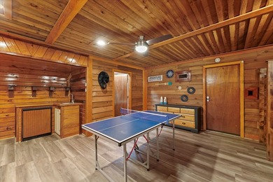 Rustic and Luxury are a wonderfully blended match in this unique - photo 24