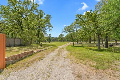 Rustic and Luxury are a wonderfully blended match in this unique - photo 25