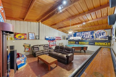 Rustic and Luxury are a wonderfully blended match in this unique - photo 32