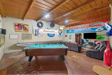 Rustic and Luxury are a wonderfully blended match in this unique - photo 34