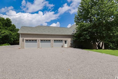 Built in 2019, this one level Lake Barkley waterfront home - photo 36