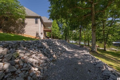 Built in 2019, this one level Lake Barkley waterfront home - photo 38