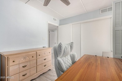 STUNNING & IMMACULATE CORNER UNIT NEAR OLD TOWN