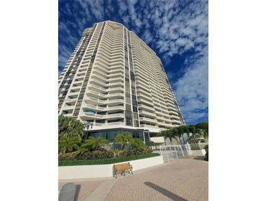 Little Maule Lake Condo For Sale in Aventura Florida