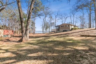 So much to enjoy with this beautifully updated Lake Eufaula home - photo 12