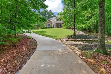 Beautifully maintained Craftsman home offering over 4,900 square - photo 4