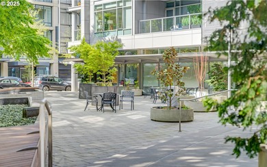 Discover urban effortless living in this beautifully designed 1