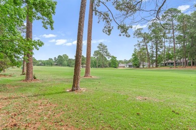 Beautiful custom 3BD-2.5BA Golf Course Home at Holly Lake Ranch - photo 37