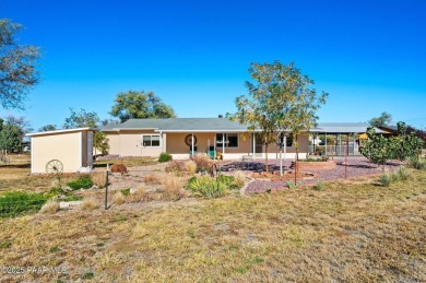 Come see this fantastic country home in Chino Valley. The