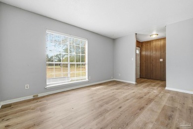 Sturdy home on more than two acres! With a metal roof (2019) - photo 4