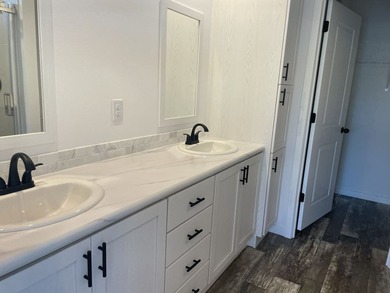 Harbor View Mobile Manor is a 55 + active age qualified - photo 4