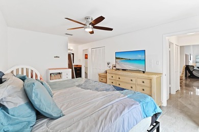 Welcome to this thoughtfully designed townhouse in Lakeside - photo 13