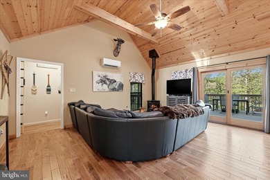 Rarely do you find a completely renovated mountain cabin with a - photo 16