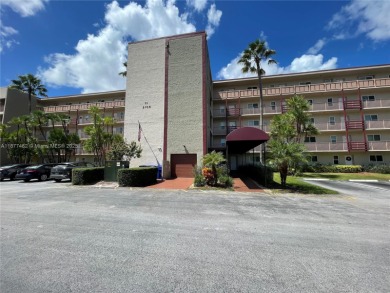 Lake Condo For Sale in Pompano Beach, Florida