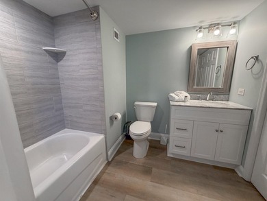 This penthouse floor condo is located in Brighton Tower. 8560 - photo 24