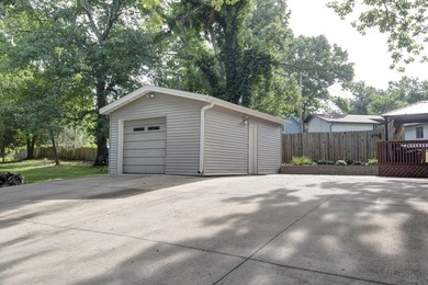 This well-maintained 4-bed, 2-bath home is truly move-in ready - photo 24