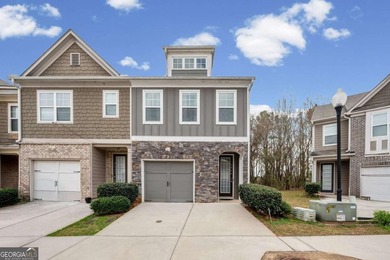 Beautifully maintained 3-bedroom, 2.5-bath end unit townhome in - photo 2