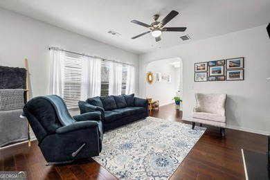 Beautifully maintained 3-bedroom, 2.5-bath end unit townhome in - photo 9