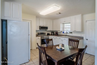 Charming 3-bedroom, 2-bath home offering 1,416 sq ft of - photo 14