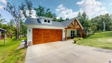 Waterfront living at an accessible price in this nearly new home - photo 26