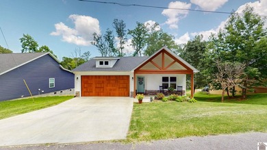 Waterfront living at an accessible price in this nearly new home - photo 29