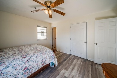 Charming 3-bedroom, 2-bath home offering 1,416 sq ft of - photo 30