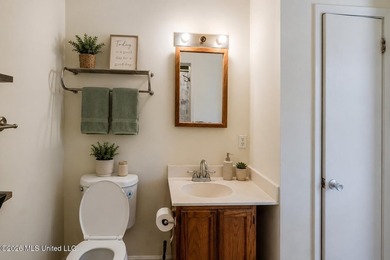 Charming 3-bedroom, 2-bath home offering 1,416 sq ft of - photo 37