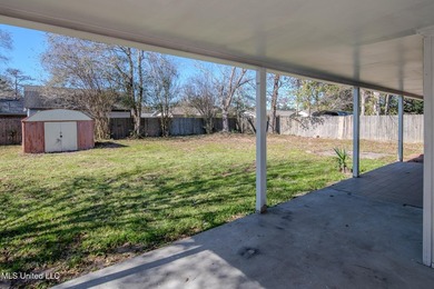 Charming 3-bedroom, 2-bath home offering 1,416 sq ft of - photo 39