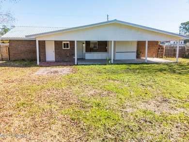 Charming 3-bedroom, 2-bath home offering 1,416 sq ft of - photo 40