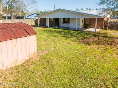 Charming 3-bedroom, 2-bath home offering 1,416 sq ft of - photo 42