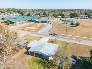 Charming 3-bedroom, 2-bath home offering 1,416 sq ft of - photo 45