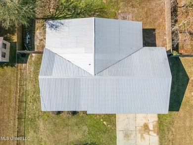 Charming 3-bedroom, 2-bath home offering 1,416 sq ft of - photo 47