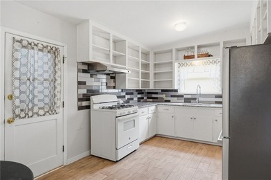 Welcome to 1101 Vance Dr! This charming 3-bedroom, 1.5-bath home - photo 9