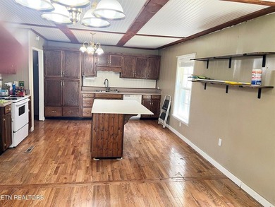Discover tranquil living in this spacious 3-bedroom, 2-bathroom - photo 2