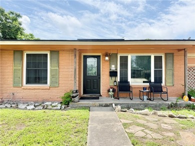 The Casa Linda neighborhood is known for its adorable and - photo 1