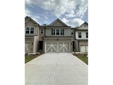 Lake Townhome/Townhouse Sale Pending in Flowery Branch, Georgia