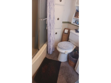 Lovely 1979 double wide (26x44) manufactured home located in the - photo 34