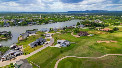 Welcome to 112 Legendary Estates Dr, where modern Hill Country - photo 5