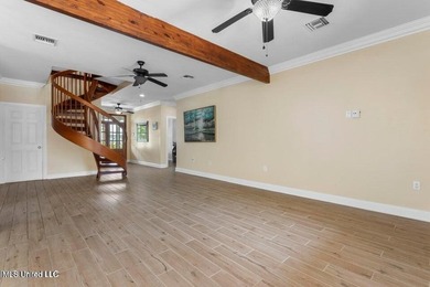 Feel the ocean breeze in this picturesque oasis with majestic - photo 12