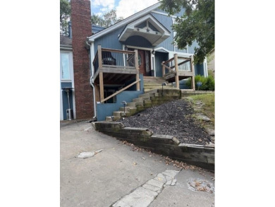 Lakewood Lakes Home Sale Pending in Lees Summit Missouri