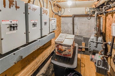 3 family brick home. 2249 SQFT of living space. A great - photo 22