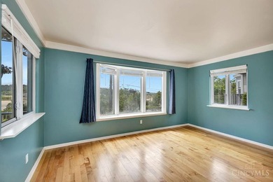 Beautifully updated Victorian offering stunning river views and - photo 4