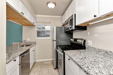 Beautifully updated Victorian offering stunning river views and - photo 8