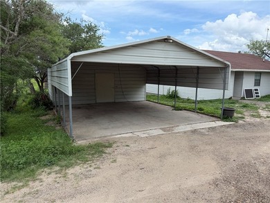 Country living just outside of Three Rivers with views of Choke - photo 2