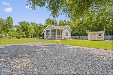 Feel the ocean breeze in this picturesque oasis with majestic - photo 45
