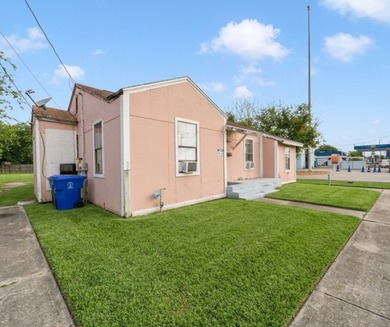 Welcome to 4325 Kostoryz Road in Corpus Christi, a versatile - photo 2
