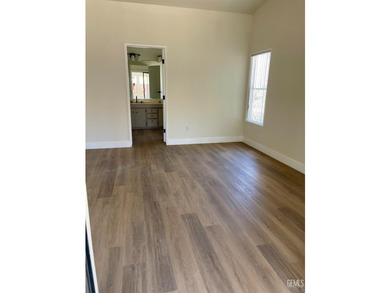 Welcome to 3386 Greenacre Drive! This spacious 3-bedroom - photo 11
