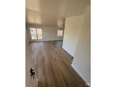 Welcome to 3386 Greenacre Drive! This spacious 3-bedroom - photo 19