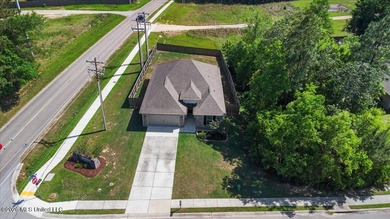 Built in 2021 and maintained like it matters, this 3 bed, 2 bath - photo 33