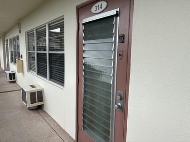 Discover this one-bedroom, one-and-a-half-bath condominium - photo 13